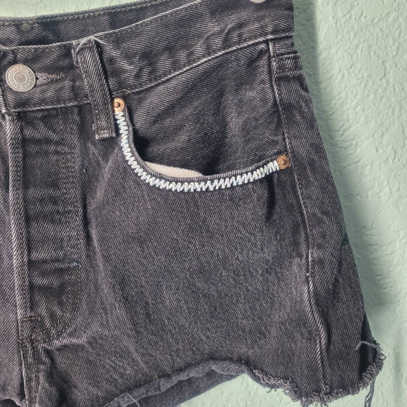 VINTAGE Levi's 501 Button Fly Cut Out Distressed Short Jeans Boyfriend - Picture 6 of 7